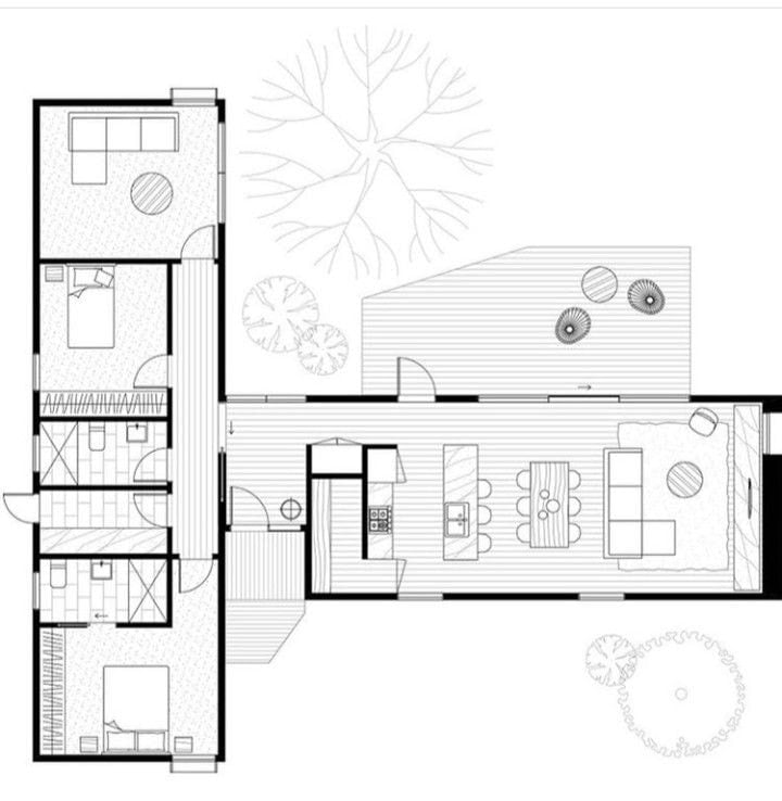 Plano de planta de una vivienda con dormitorios, área social integrada y galería